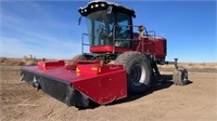 WR9870 Swather with 16’ razor bar head