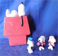 Peanuts: Snoopy Chex Party Mix dog house coin bank