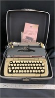 Smith Coloma manual typewriter, not tested