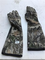 Camo gloves. Fit whole arm