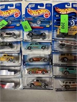 LOT OF 5 HOT WHEELS HOTWHEELS