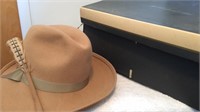 Mr John Wool Women’s Hat w Hat Box