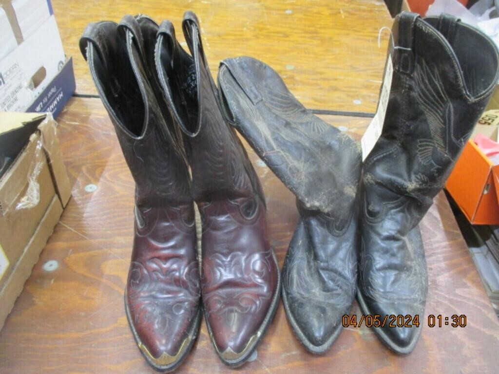 2 PAIRS OF WORN COW BOY BOOTS SIZE 9