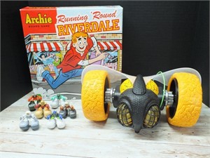 ARCHIE BOARD GAME & TUMBLE BEE TOY