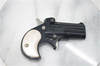 Davis D-25 "Derringer" Pistol