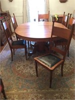 Round Oak Table and 6 Chairs, 2 Leaves