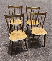 (4) Vintage Wooden Spindel Back Dining Chairs
