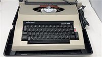 Underwood Electric 565 Typewriter w Travel Case