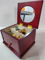 10 Brooches & Jewelry Box Incl. Honey Bee