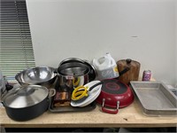 Kitchen items lot