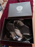 Women's shoes Vince Camuto sz 6.5 in box