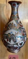 M - VINTAGE HAND PAINTED ASIAN VASE 10"T (L16)