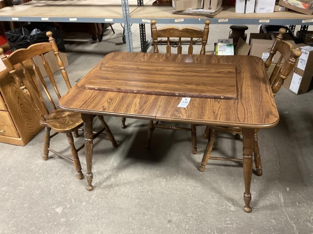 VTG Table w/ leaf & 3 Chairs