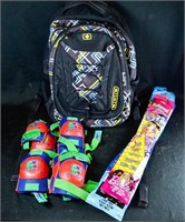 (4) KITES, BACKPACK and SAFETY KNEE PADS