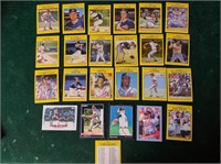(25) Atlanta Braves Baseball Cards- Smolz, Glavine