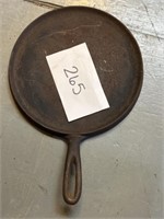 Vintage cast iron skillet - favorite fiqua ware