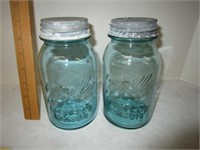 Blue Mason Jars w/zinc lids - 2 qt size