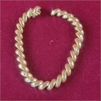 14k Gold Bracelet, link needs repair, 0.48oz