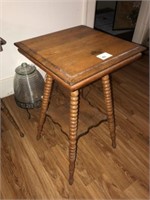 Vintage Oak Lamnp Table (16"x16")