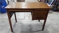 WOOD DESK WITH 2 DRAWERS