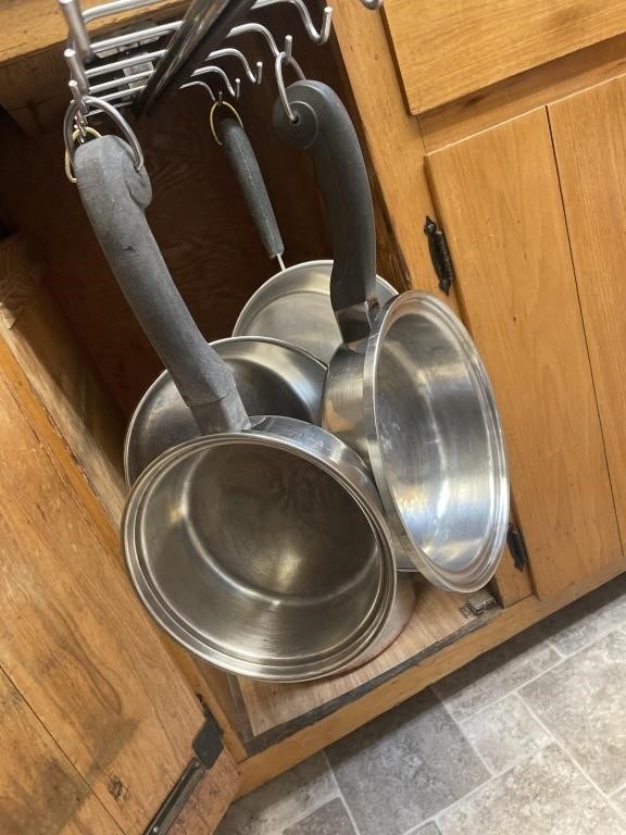 KITCHEN WARE - POTS AND PANS