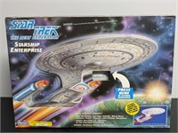 1992 Star Trek Starship Enterprise NIB