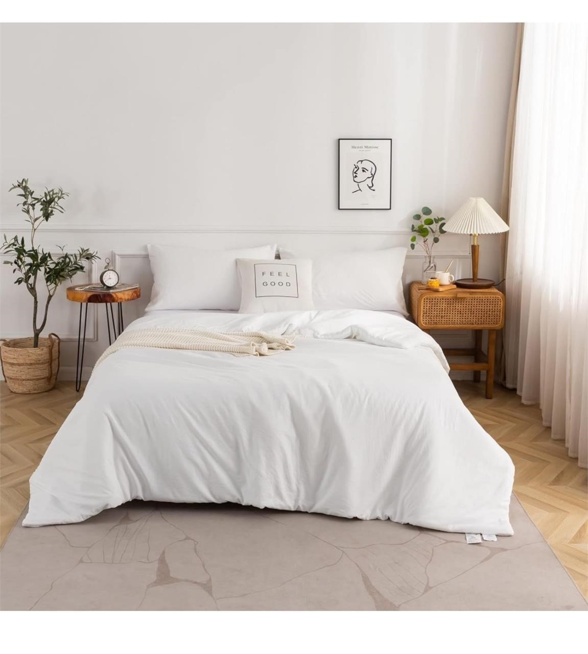 $95 COTTEBED White Comforter King Size