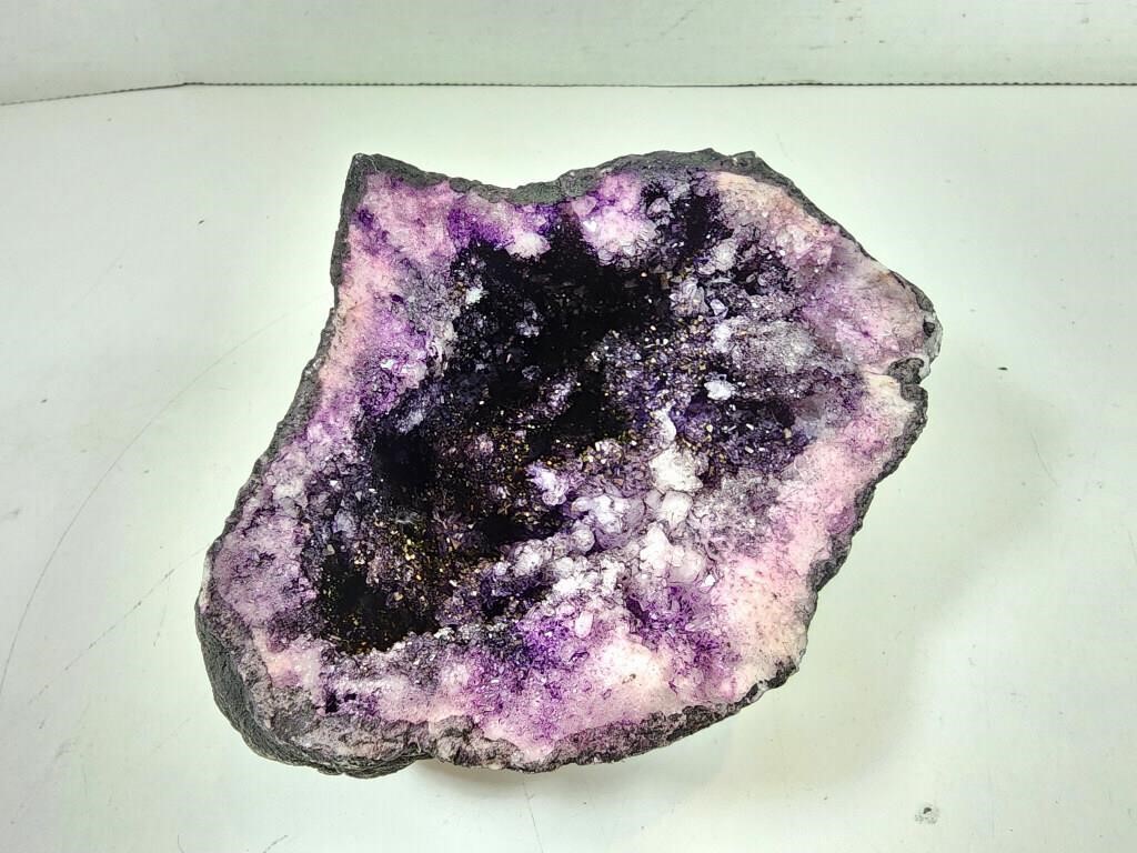 GUC Amethyst Geode Rock