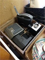 Box lot with vintage cameras