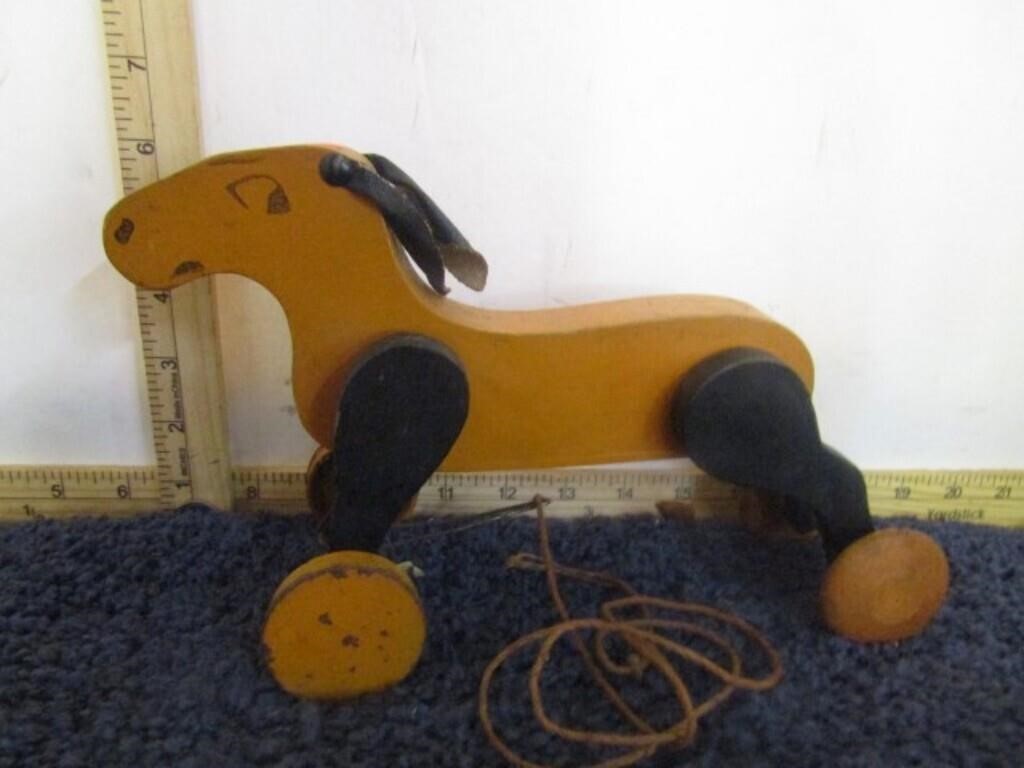 VINTAGE HORSE PULL TOY