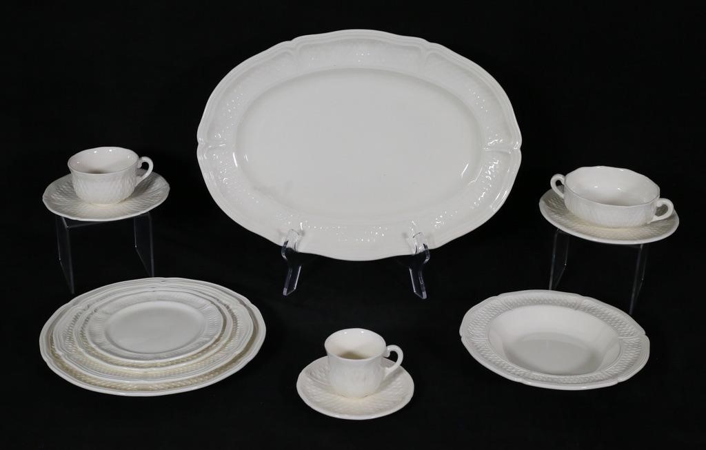 257 Pieces Gien Pont Aux Choux Dinnerware