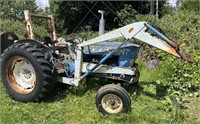 Ford Diesel Tractor w/Front End Loader!  Bucket
