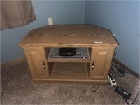 OAK T.V. STAND WITH 2 STORAGE COMPARTMENTS AND