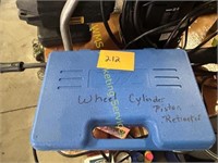 Wheel Cylinder Piston Retractor