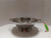 11-in stainless colander