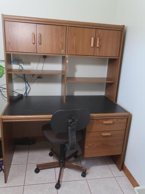 Computer Work Station w/Shelves&Chair-49x26x62'