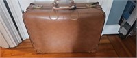 VINTAGE LEATHER SUITCASE