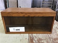 OAK SHOWCASE BOX W GLASS FRONT, REMOVABLE LID