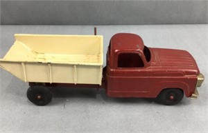 Vintage hubley toy dump truck