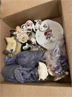 Box, lot of figurines and more