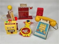 ASSORTED LOT OF VINTAGE VARIOUS TOYS