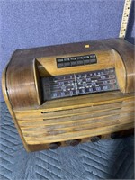 Tube type radio