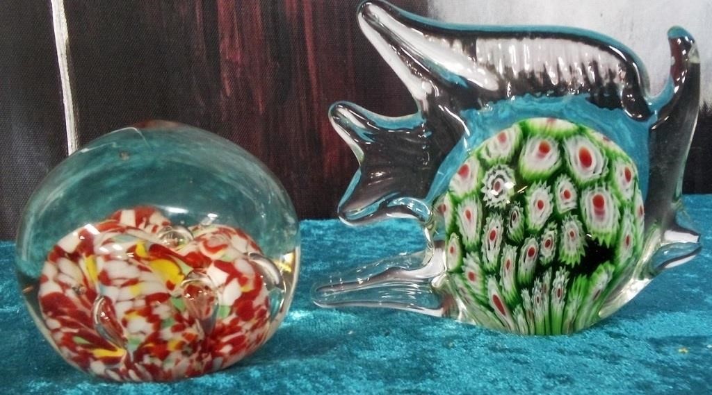 11 - 2 VINTAGE ART GLASS PAPERWEIGHTS (A146)