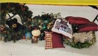 Christmas Wreaths & Pillows