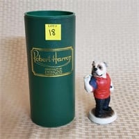 4 3/4" Robert Harrop Bulldog Darts Statue w/ Box