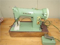 Vintage Singer Sewing Machine Cat. No.  RFJ8-8