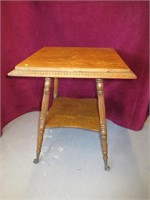 ANTIQUE OAK PARLOUR TABLE