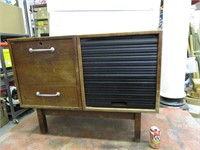 Bureau de travail mid century avec rideau de fer