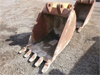 30" Backhoe Bucket w/Teeth