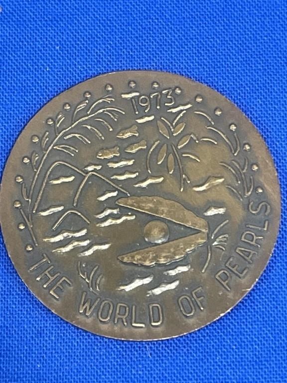 World of pearls - Mardi Gras doubloon